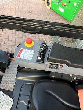 Heftruck gebruikt NOBLELIFT FE4P38Q ELEKTRO VIERRADFRONTSTAPLER (13072092)