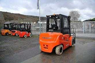 Heftruck gebruikt NOBLELIFT FE4P50Q ELEKTRO VIERRADFRONTSTAPLER (13010613)