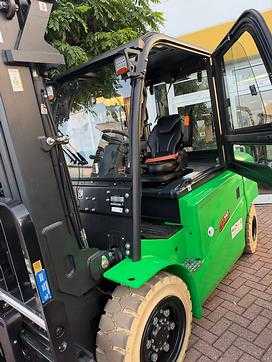 Heftruck gebruikt NOBLELIFT FE4P50Q ELEKTRO VIERRADFRONTSTAPLER (13070142)