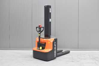 Heftruck gebruikt NOBLELIFT PSE 12 NMD /K301152/ ELEKTRO HOCHHUBKOMMISSIONIERER (13069649) backdrop