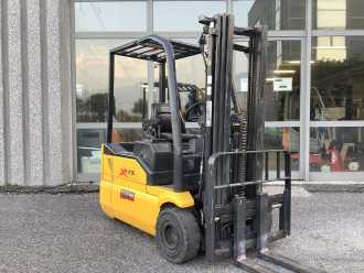 Heftruck gebruikt OM XE 18 ELEKTRO DREIRADFRONTSTAPLER (13076400) backdrop