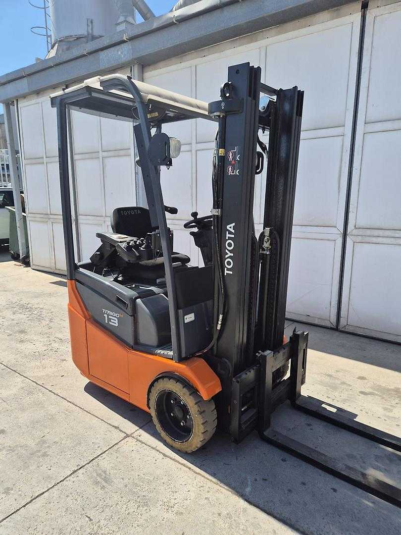 Heftruck gebruikt TOYOTA 7FBEST13 ELEKTRO DREIRADFRONTSTAPLER (13012007)