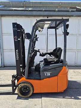 Heftruck gebruikt TOYOTA 7FBEST13 ELEKTRO DREIRADFRONTSTAPLER (13012007)