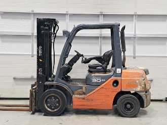 Heftruck gebruikt TOYOTA 02-8FDF30 DIESEL VIERRADFRONTSTAPLER (13034779)