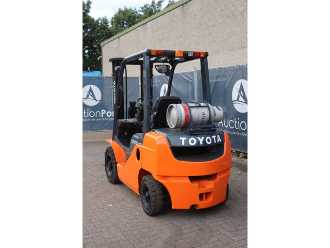 Heftruck gebruikt TOYOTA 02-8FGF25 GAS VIERRADFRONTSTAPLER (13062905)
