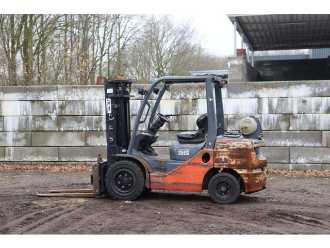 Heftruck gebruikt TOYOTA 02-8FGJF35 GAS VIERRADFRONTSTAPLER (13041173)