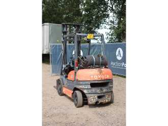 Heftruck gebruikt TOYOTA 42-6FGF25 GAS VIERRADFRONTSTAPLER (13065084)