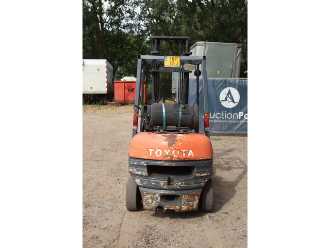 Heftruck gebruikt TOYOTA 42-6FGF25 GAS VIERRADFRONTSTAPLER (13065084)