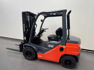 Heftruck gebruikt TOYOTA 52-8 FDF 25 DIESEL VIERRADFRONTSTAPLER (13073365)