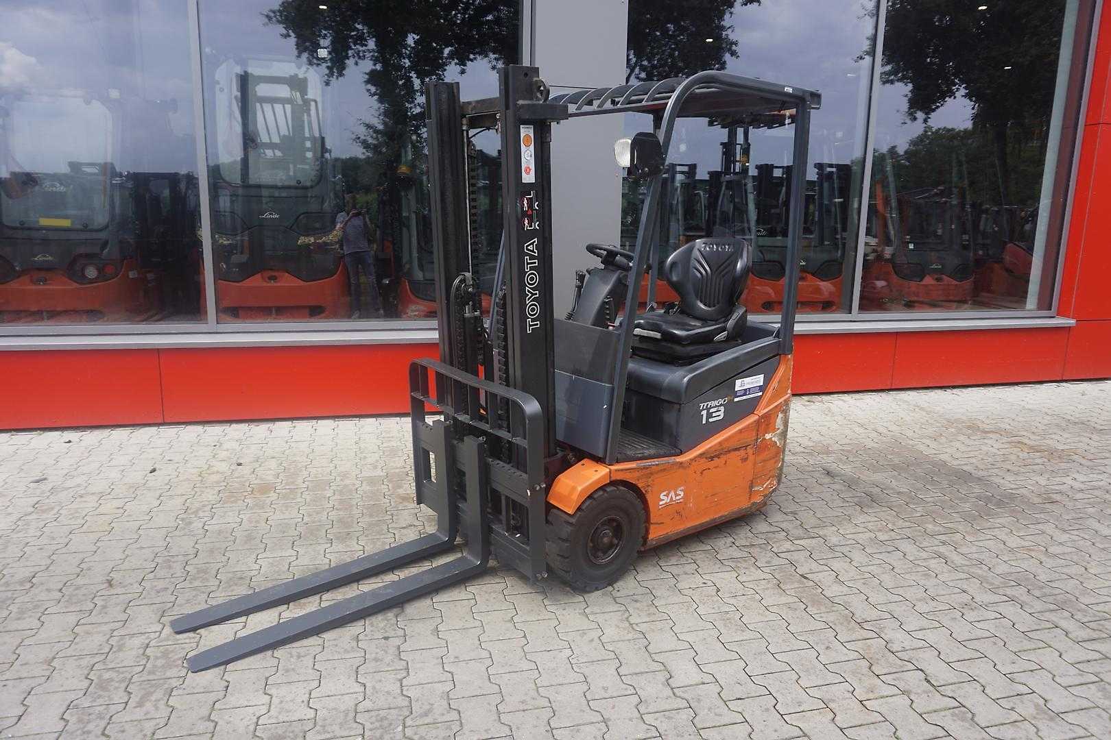 Heftruck gebruikt TOYOTA 7FBEST 13 - 2019er Batterie ELEKTRO DREIRADFRONTSTAPLER (12975237)