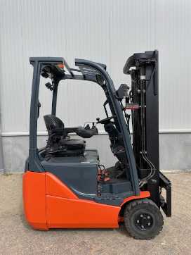 Heftruck gebruikt TOYOTA 8FBE15T ELEKTRO DREIRADFRONTSTAPLER (13068337) backdrop