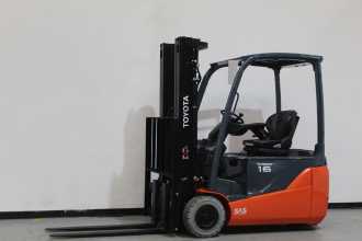 Heftruck gebruikt TOYOTA 8FBE16T *sofort verfügbar* ELEKTRO DREIRADFRONTSTAPLER (13063060) backdrop
