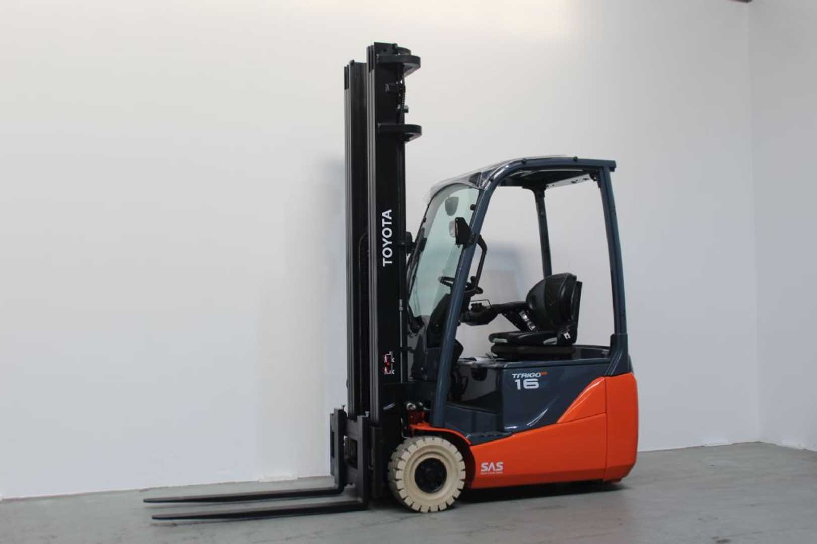 Heftruck gebruikt TOYOTA 8FBEK16T *sofort verfügbar* ELEKTRO DREIRADFRONTSTAPLER (13063050)