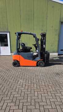 Heftruck gebruikt TOYOTA 8FBM18T ELEKTRO VIERRADFRONTSTAPLER (13073292) backdrop