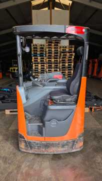 Heftruck gebruikt TOYOTA RRE200HE ELEKTRO SCHUBMASTSTAPLER (13057413)