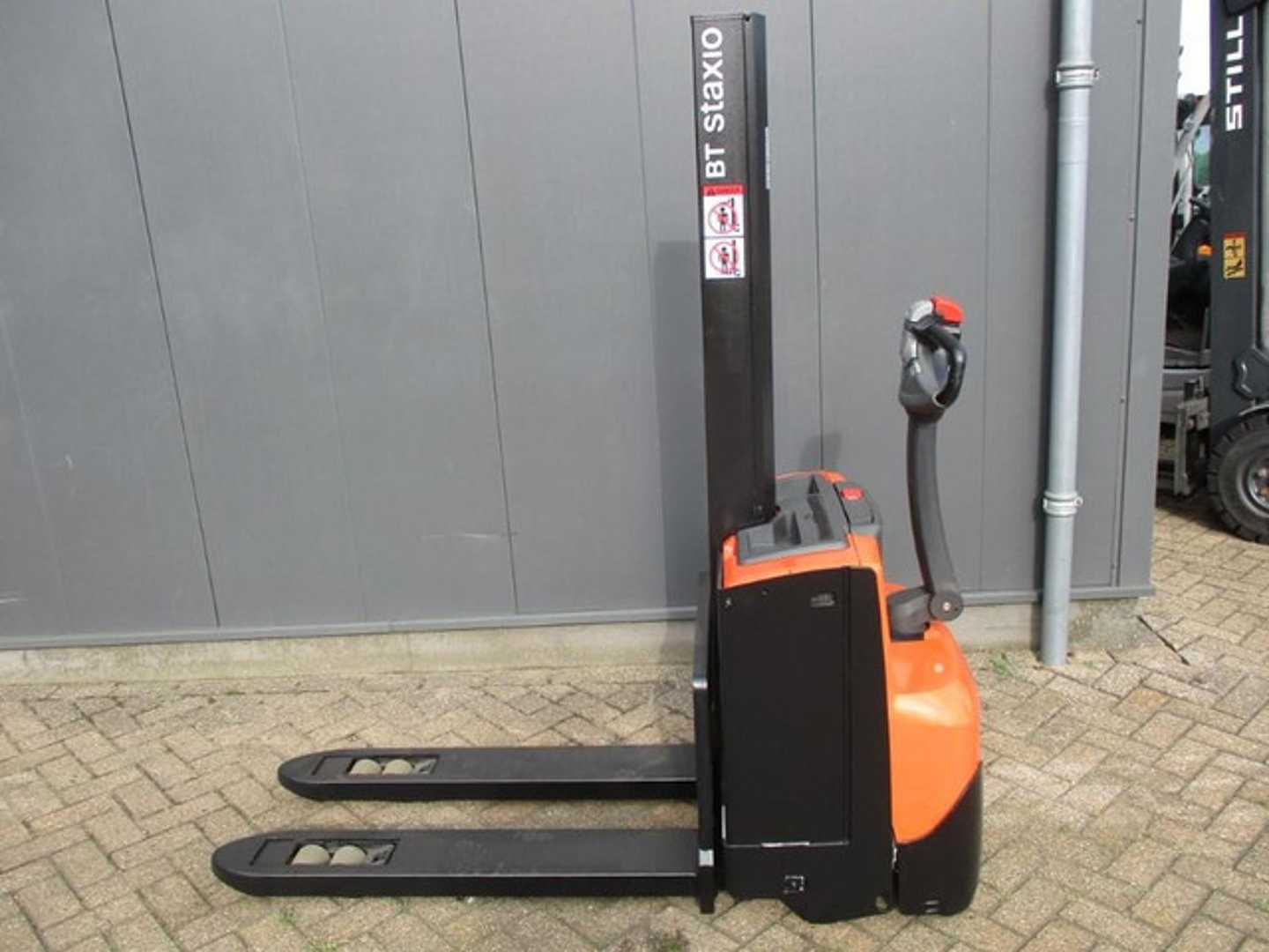 Heftruck gebruikt TOYOTA SWE 080L ELEKTRO HOCHHUBWAGENDEICHSEL (13058620)