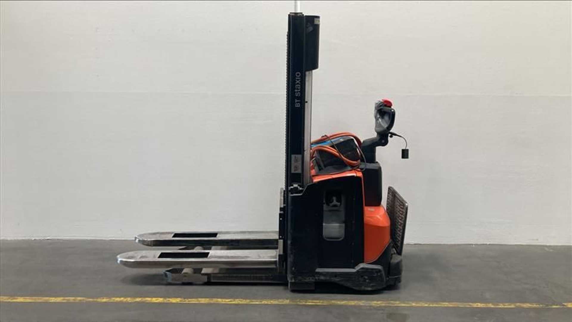 Heftruck gebruikt TOYOTA SWE120 *sofort verfügbar* ELEKTRO HOCHHUBWAGENDEICHSEL (13063066)