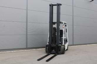 Heftruck gebruikt UNICARRIERS G-1-Q-2-L-30-Q ELEKTRO VIERRADFRONTSTAPLER (13040705)