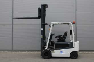 Heftruck gebruikt UNICARRIERS G-1-Q-2-L-30-Q ELEKTRO VIERRADFRONTSTAPLER (13040705)