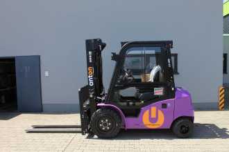 Heftruck gebruikt WEITERE CBH 3.5 ELEKTRO VIERRADFRONTSTAPLER (13060758) backdrop