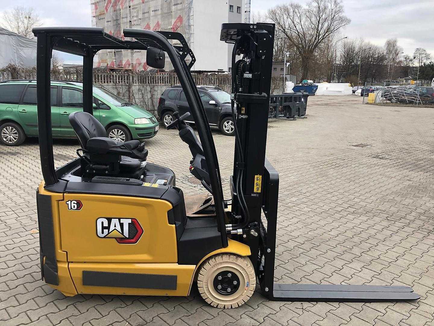 Used Forklift Caterpillar EP16ACNT 3 ratų šakinis krautuvas (Image 6) Used Forklift Caterpillar EP16ACNT 3 ratų šakinis krautuvas (Image 6)