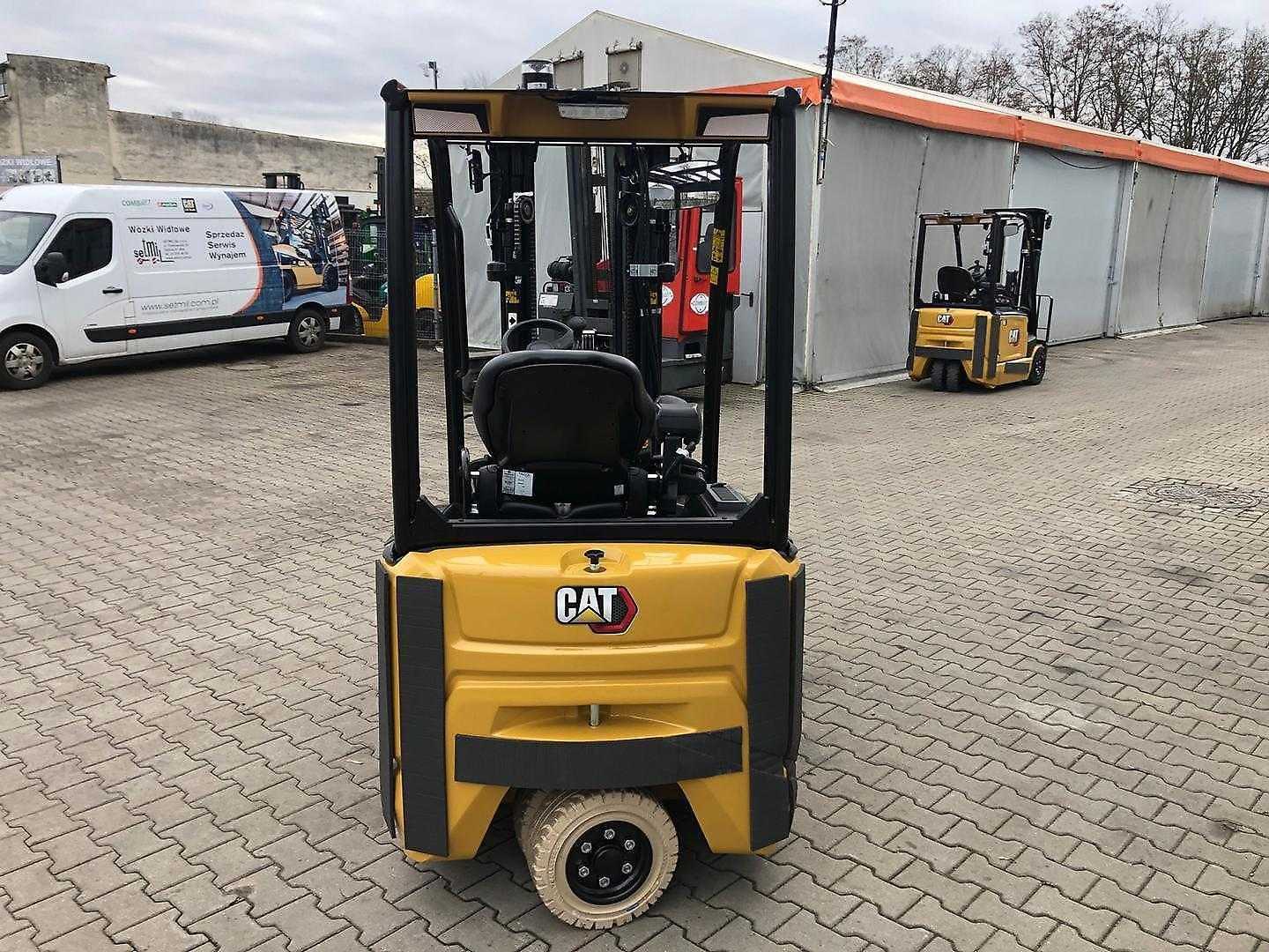 Used Forklift Caterpillar EP16ACNT 3 ratų šakinis krautuvas (Image 8) Used Forklift Caterpillar EP16ACNT 3 ratų šakinis krautuvas (Image 8)