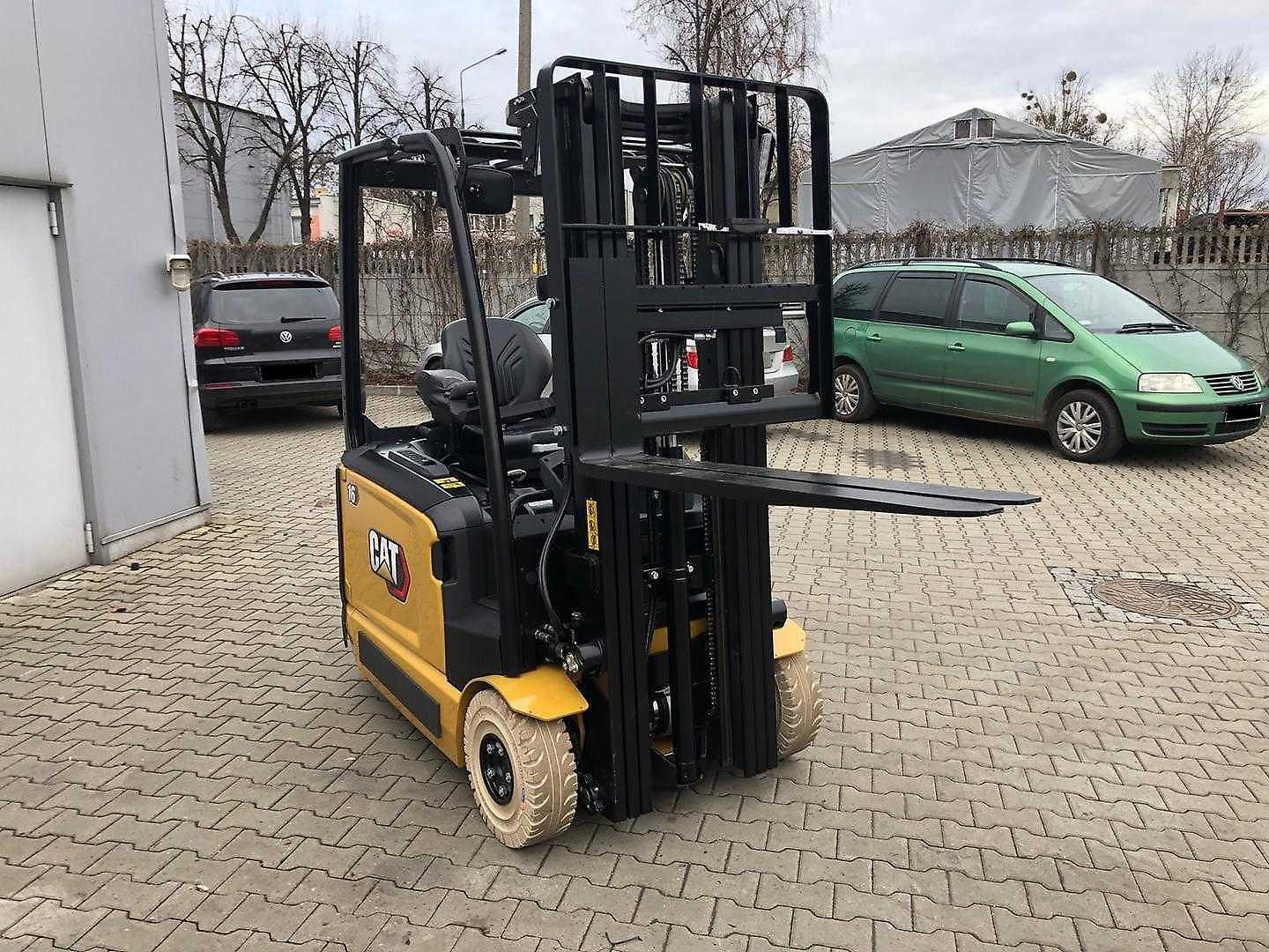 Used Forklift Caterpillar EP16ACNT 3 ratų šakinis krautuvas (Image 13) Used Forklift Caterpillar EP16ACNT 3 ratų šakinis krautuvas (Image 13)