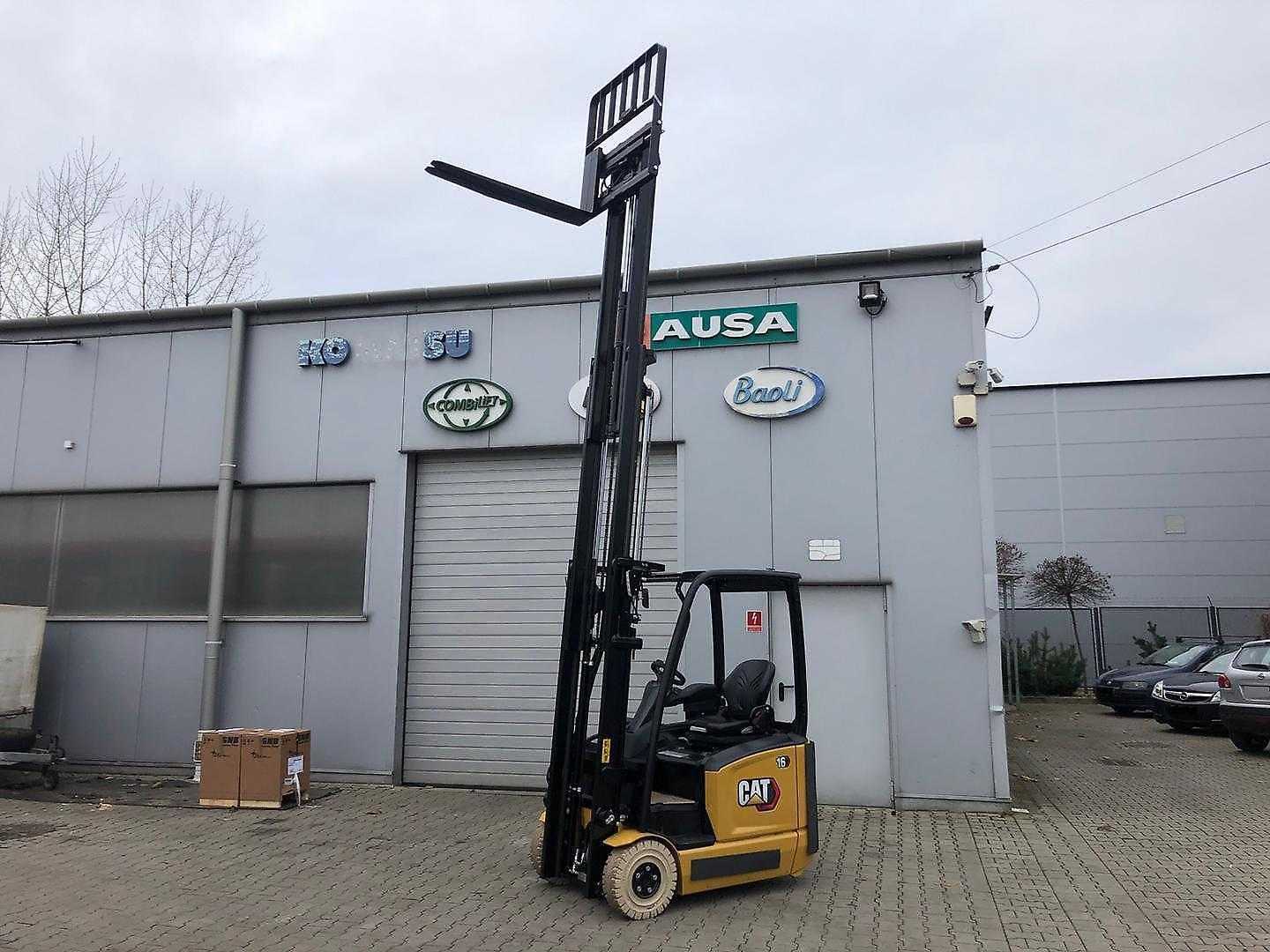 Used Forklift Caterpillar EP16ACNT 3 ratų šakinis krautuvas (Image 14) Used Forklift Caterpillar EP16ACNT 3 ratų šakinis krautuvas (Image 14)