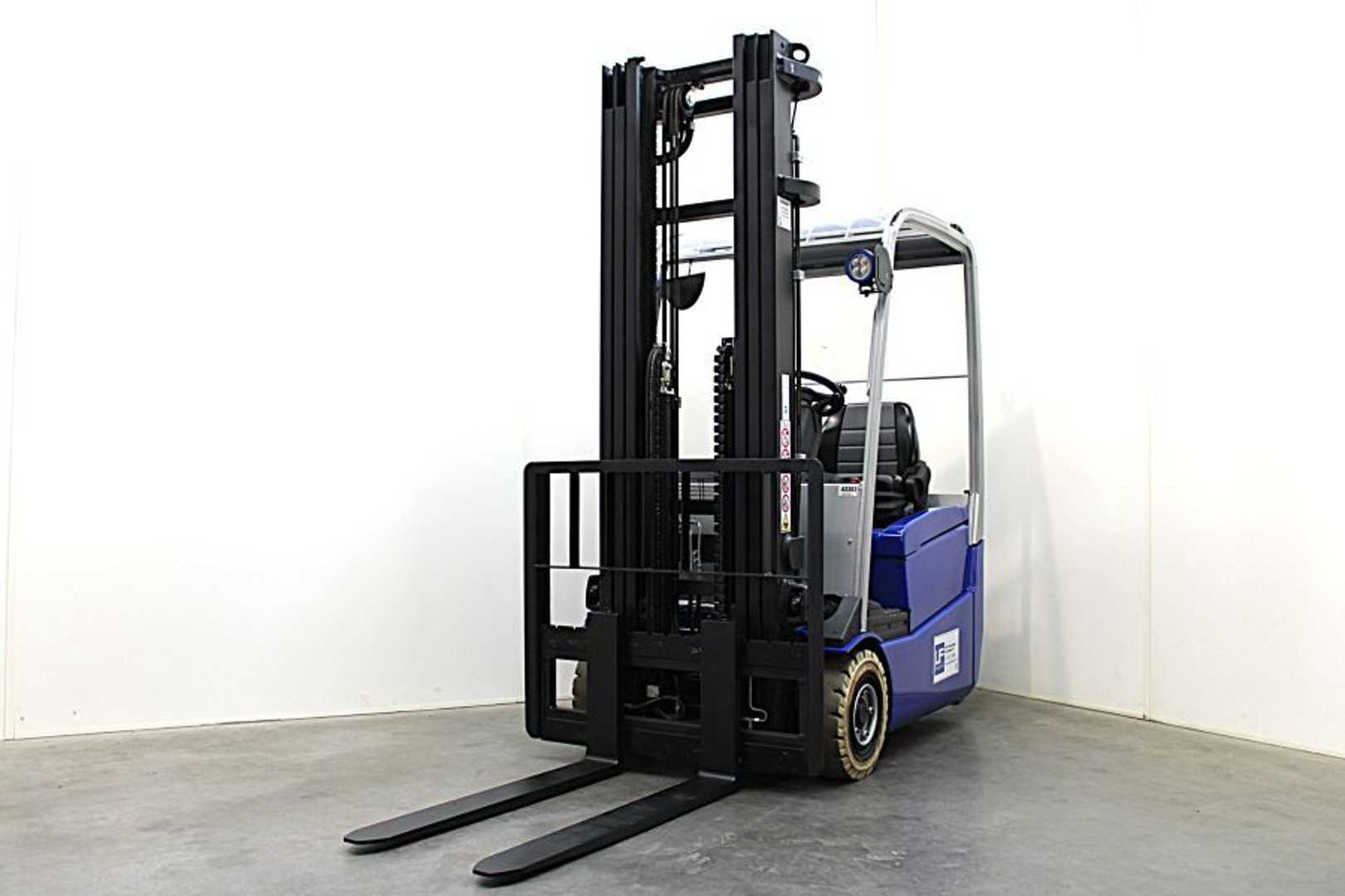 Used Forklift Cesab B 316 3 ratų šakinis krautuvas (Image 3) Used Forklift Cesab B 316 3 ratų šakinis krautuvas (Image 3)