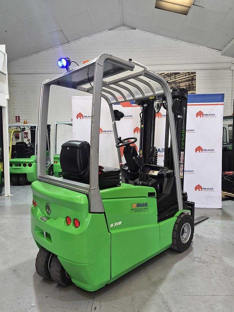 Used Forklift Cesab B318 3 ratų šakinis krautuvas (Image 3) Used Forklift Cesab B318 3 ratų šakinis krautuvas (Image 3)