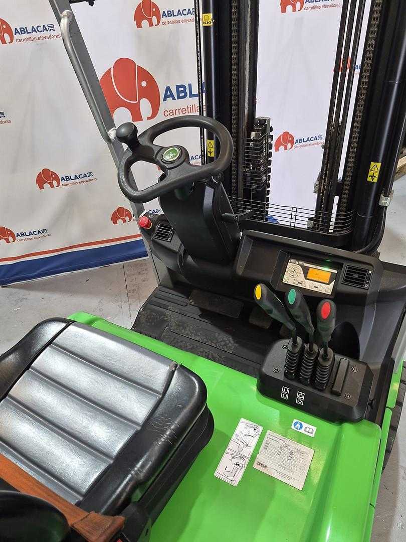 Used Forklift Cesab B318 3 ratų šakinis krautuvas (Image 4) Used Forklift Cesab B318 3 ratų šakinis krautuvas (Image 4)