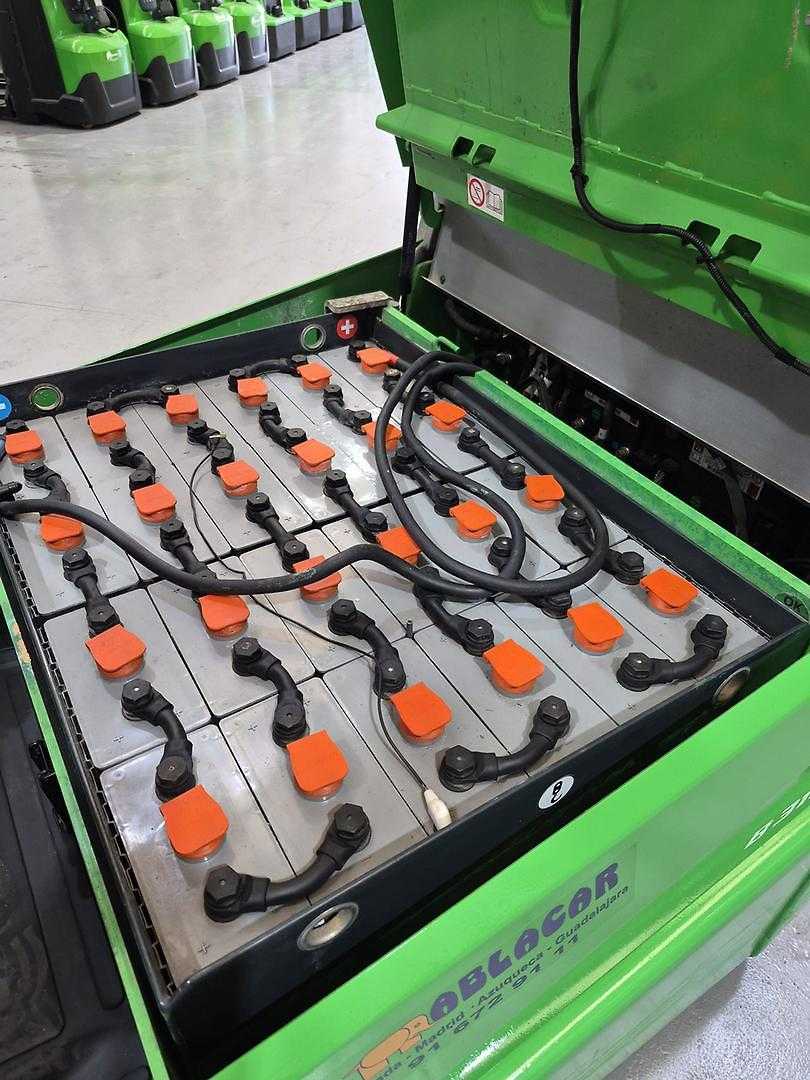 Used Forklift Cesab B318 3 ratų šakinis krautuvas (Image 5) Used Forklift Cesab B318 3 ratų šakinis krautuvas (Image 5)
