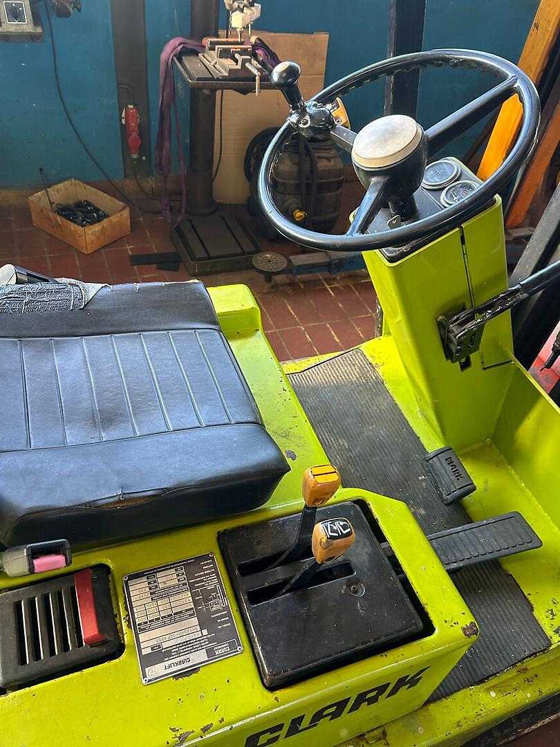 Used Forklift Clark TM 15 3 ratų šakinis krautuvas (Image 3)