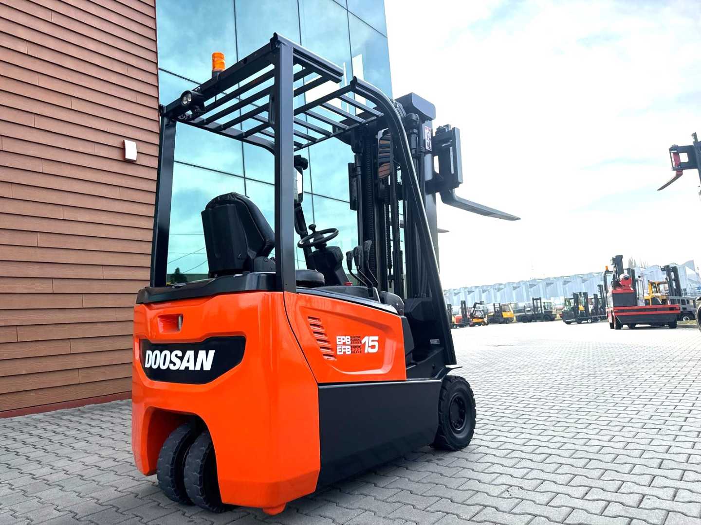 Used Forklift Doosan B15T-7/ 2021 year/ lithium battery//New price/New price 3 ratų šakinis krautuvas (Image 15)