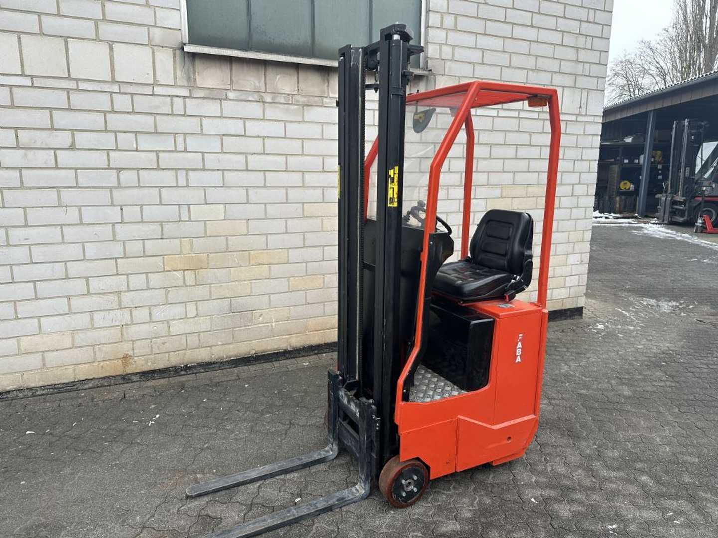 Used Forklift Faba EFG800 3 ratų šakinis krautuvas (Image 3) Used Forklift Faba EFG800 3 ratų šakinis krautuvas (Image 3)