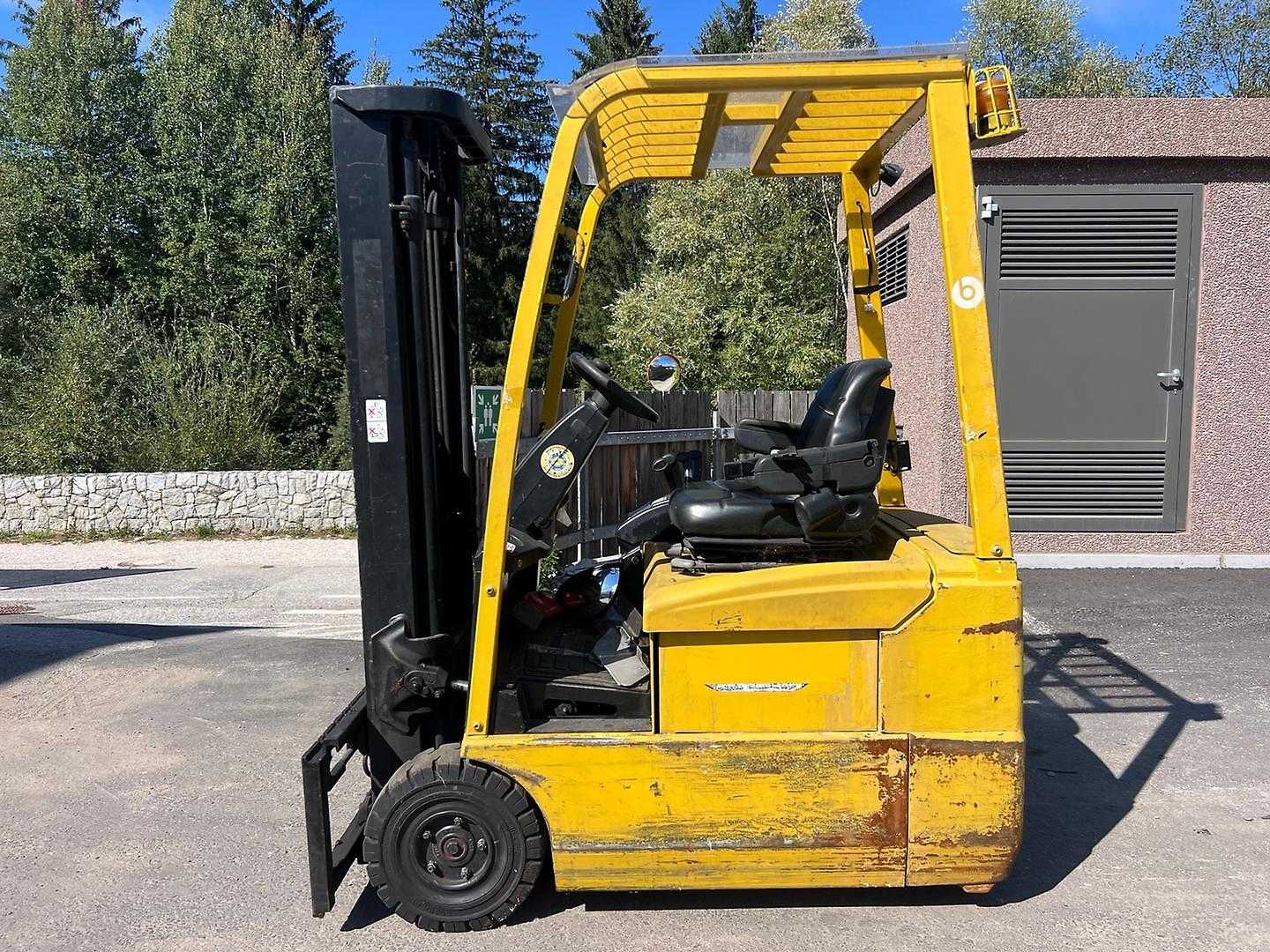 Used Forklift Hyster J1.60XMT - 4750mm 3 ratų šakinis krautuvas (Image 2)