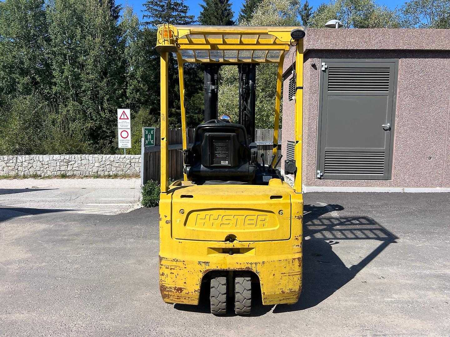 Used Forklift Hyster J1.60XMT - 4750mm 3 ratų šakinis krautuvas (Image 3)