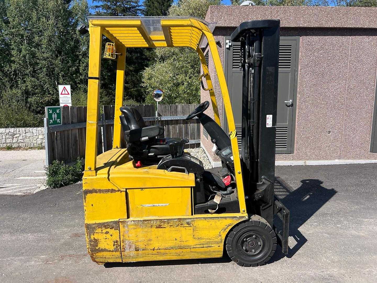 Used Forklift Hyster J1.60XMT - 4750mm 3 ratų šakinis krautuvas (Image 5)