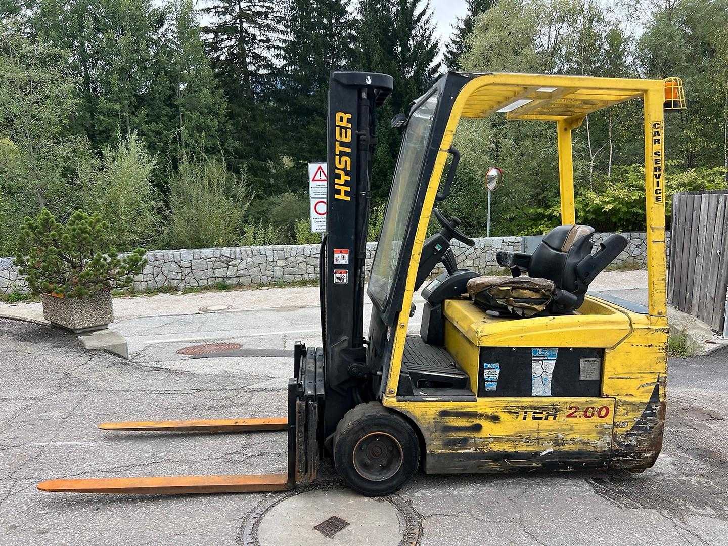Used Forklift Hyster J2.00XMT - 4750mm 3 ratų šakinis krautuvas (Image 2)