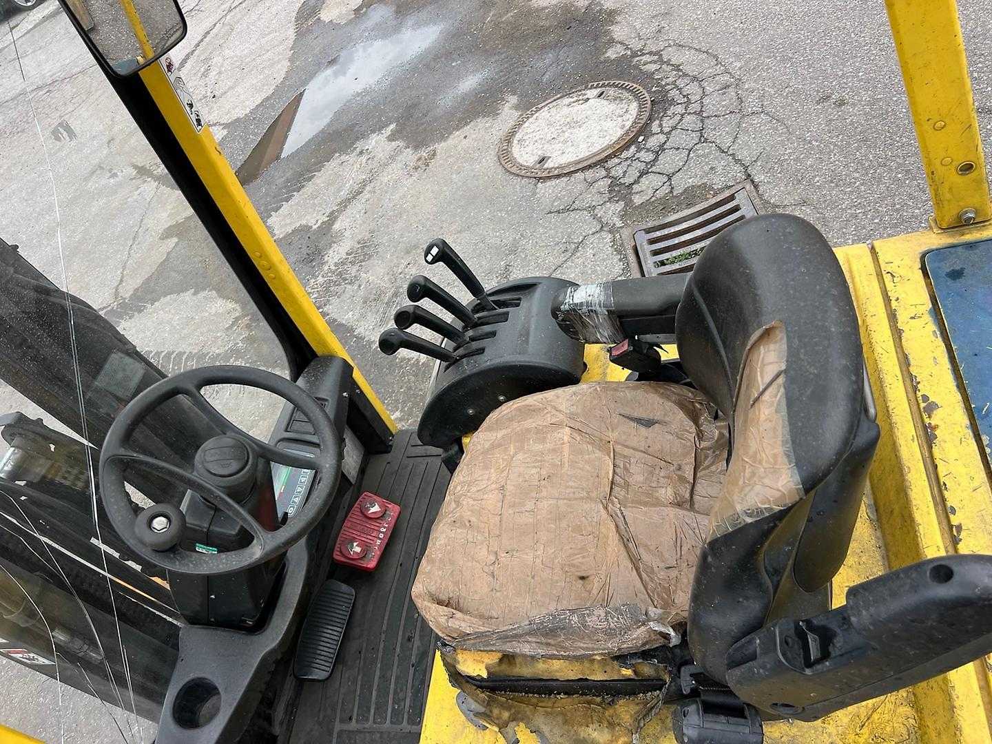 Used Forklift Hyster J2.00XMT - 4750mm 3 ratų šakinis krautuvas (Image 6)