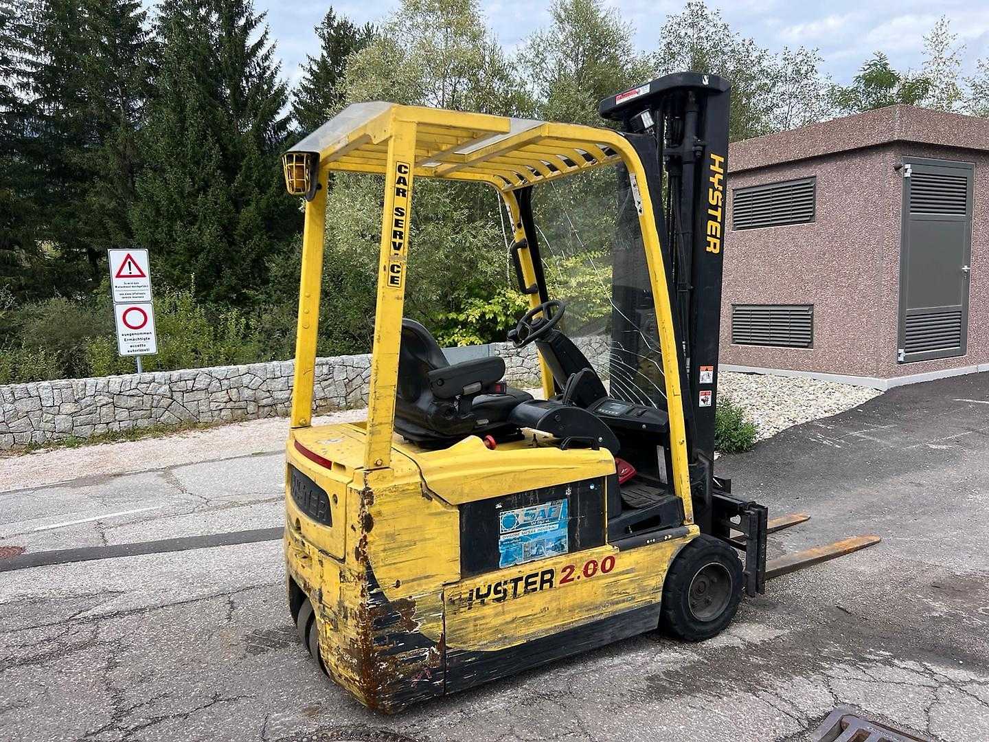 Used Forklift Hyster J2.00XMT - 4750mm 3 ratų šakinis krautuvas (Image 4)