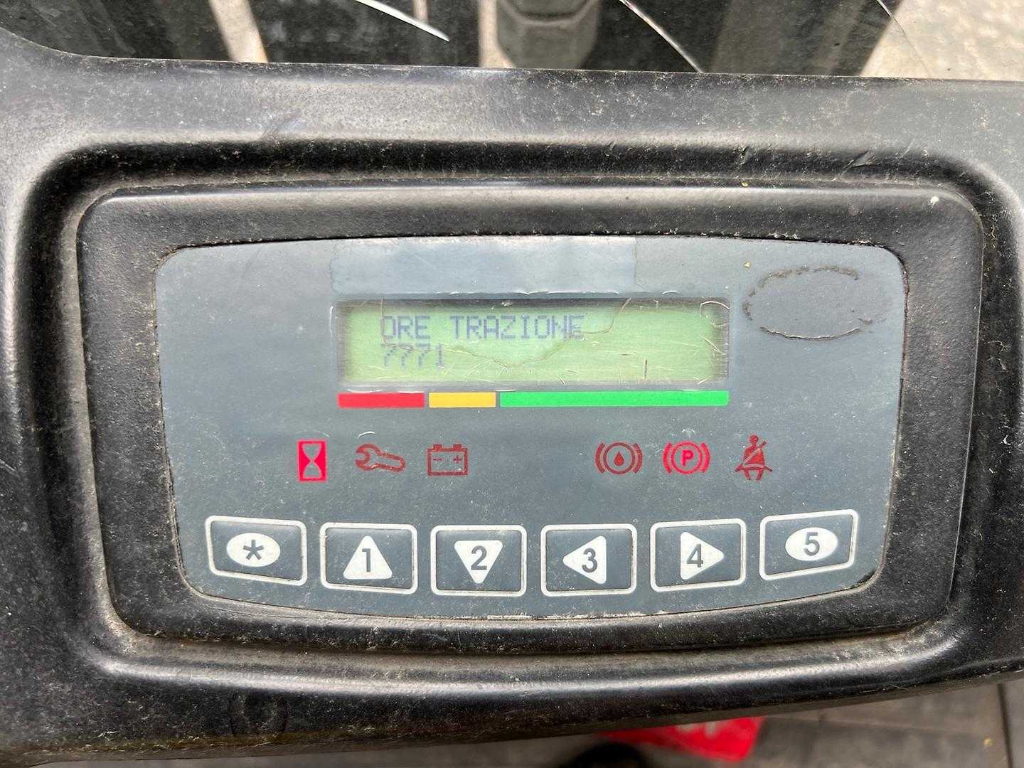 Used Forklift Hyster J2.00XMT - 4750mm 3 ratų šakinis krautuvas (Image 8)