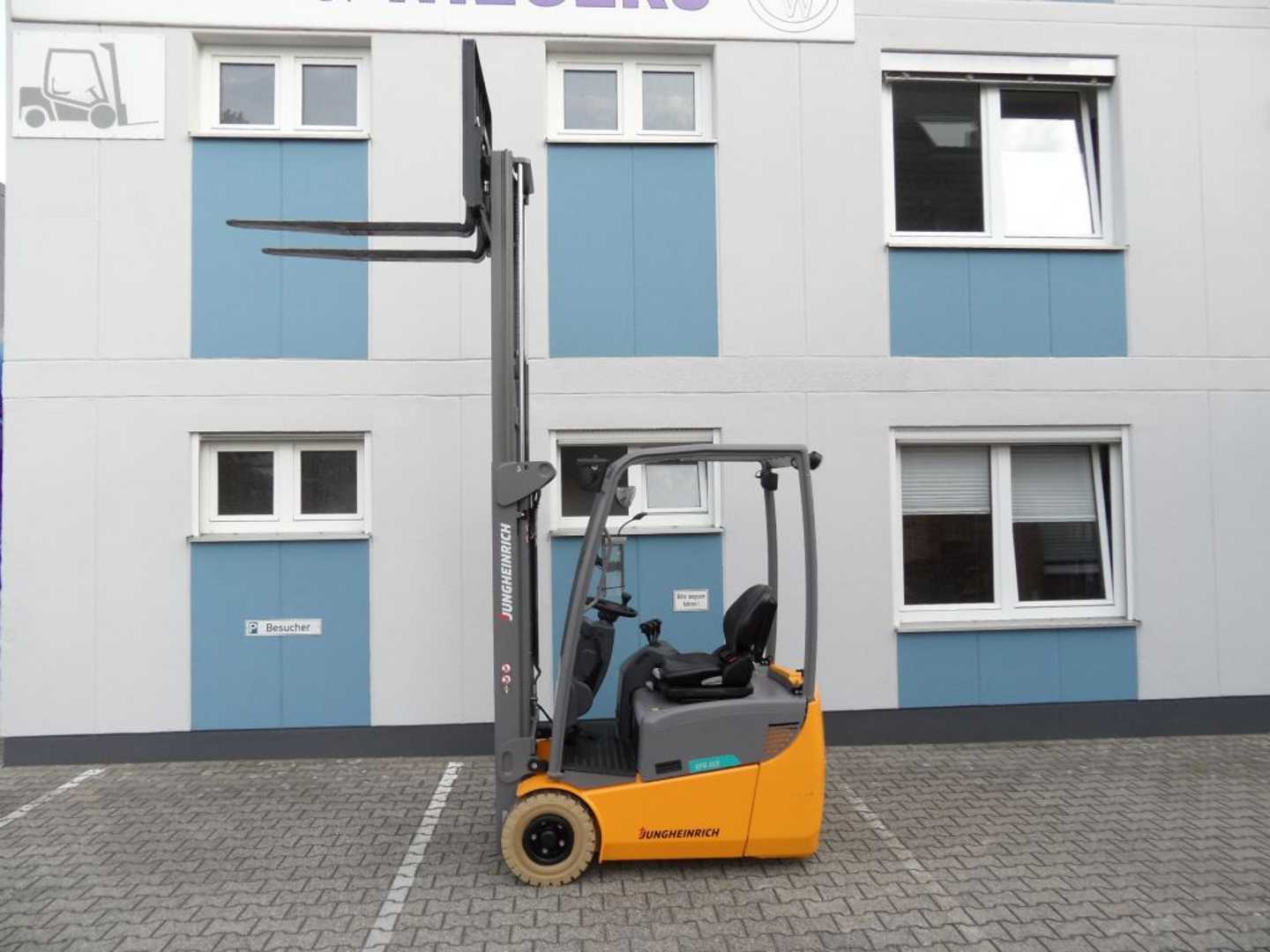 Used Forklift Jungheinrich EFG 113 - neuwertig - 2 Stunden - Freihub 3 ratų šakinis krautuvas (Image 5) Used Forklift Jungheinrich EFG 113 - neuwertig - 2 Stunden - Freihub 3 ratų šakinis krautuvas (Image 5)