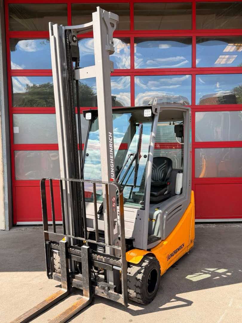 Used Forklift Jungheinrich EFG216k 3 ratų šakinis krautuvas (Image 1)