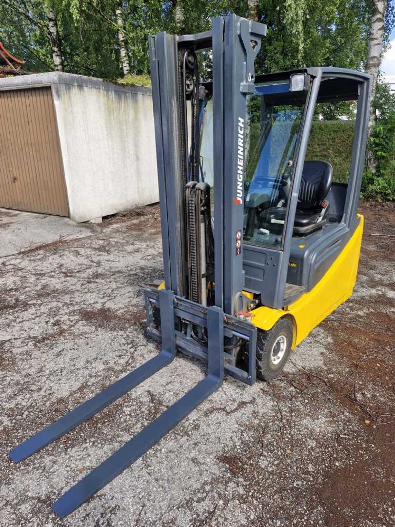 Used Forklift Jungheinrich EFG 216 3 ratų šakinis krautuvas (Image 1)