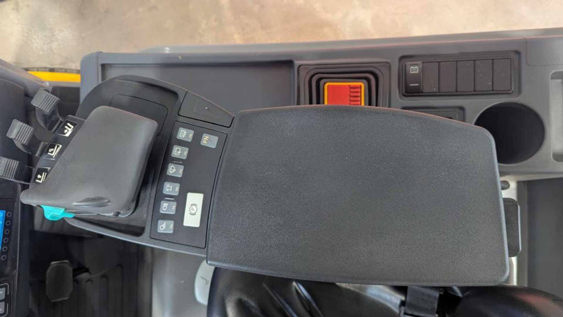 Used Forklift Jungheinrich EFG 220 Li-Ion Batterie 3 ratų šakinis krautuvas (Image 8) Used Forklift Jungheinrich EFG 220 Li-Ion Batterie 3 ratų šakinis krautuvas (Image 8)