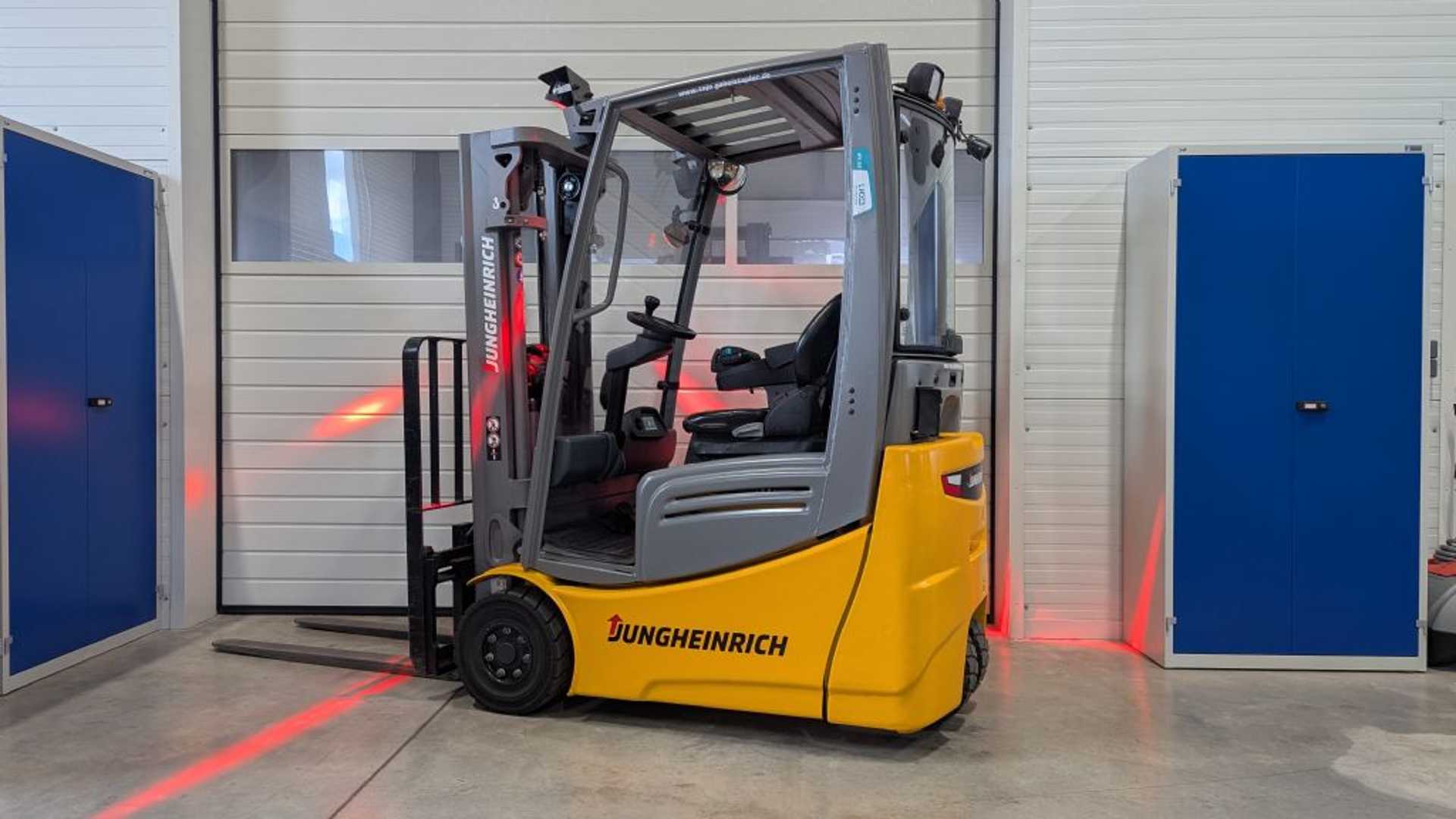 Used Forklift Jungheinrich EFG 213 LiIon Batterie 3 ratų šakinis krautuvas (Image 3) Used Forklift Jungheinrich EFG 213 LiIon Batterie 3 ratų šakinis krautuvas (Image 3)
