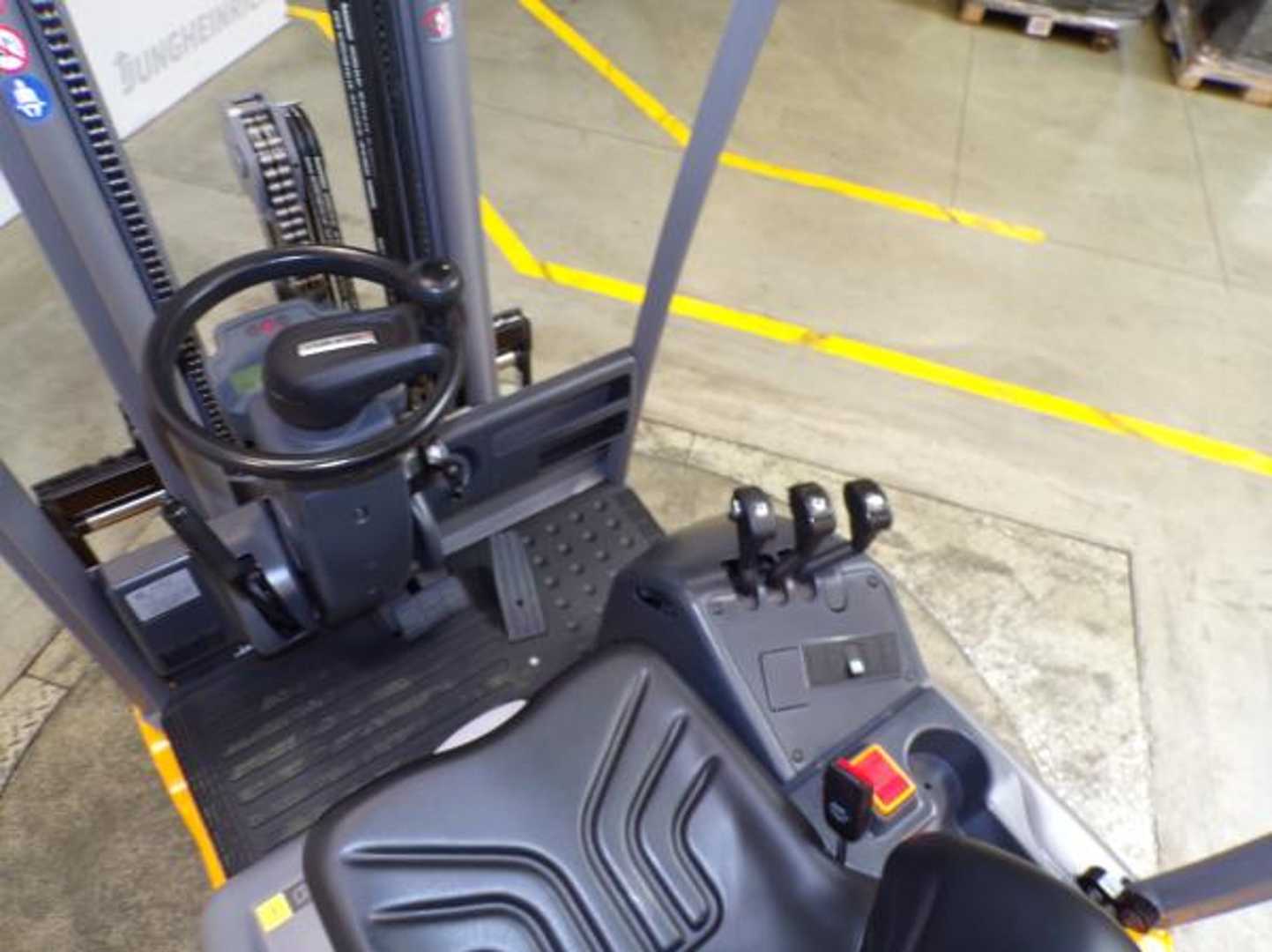 Used Forklift Jungheinrich EFG 110k SP GE 115-435 DZ 3 ratų šakinis krautuvas (Image 3) Used Forklift Jungheinrich EFG 110k SP GE 115-435 DZ 3 ratų šakinis krautuvas (Image 3)