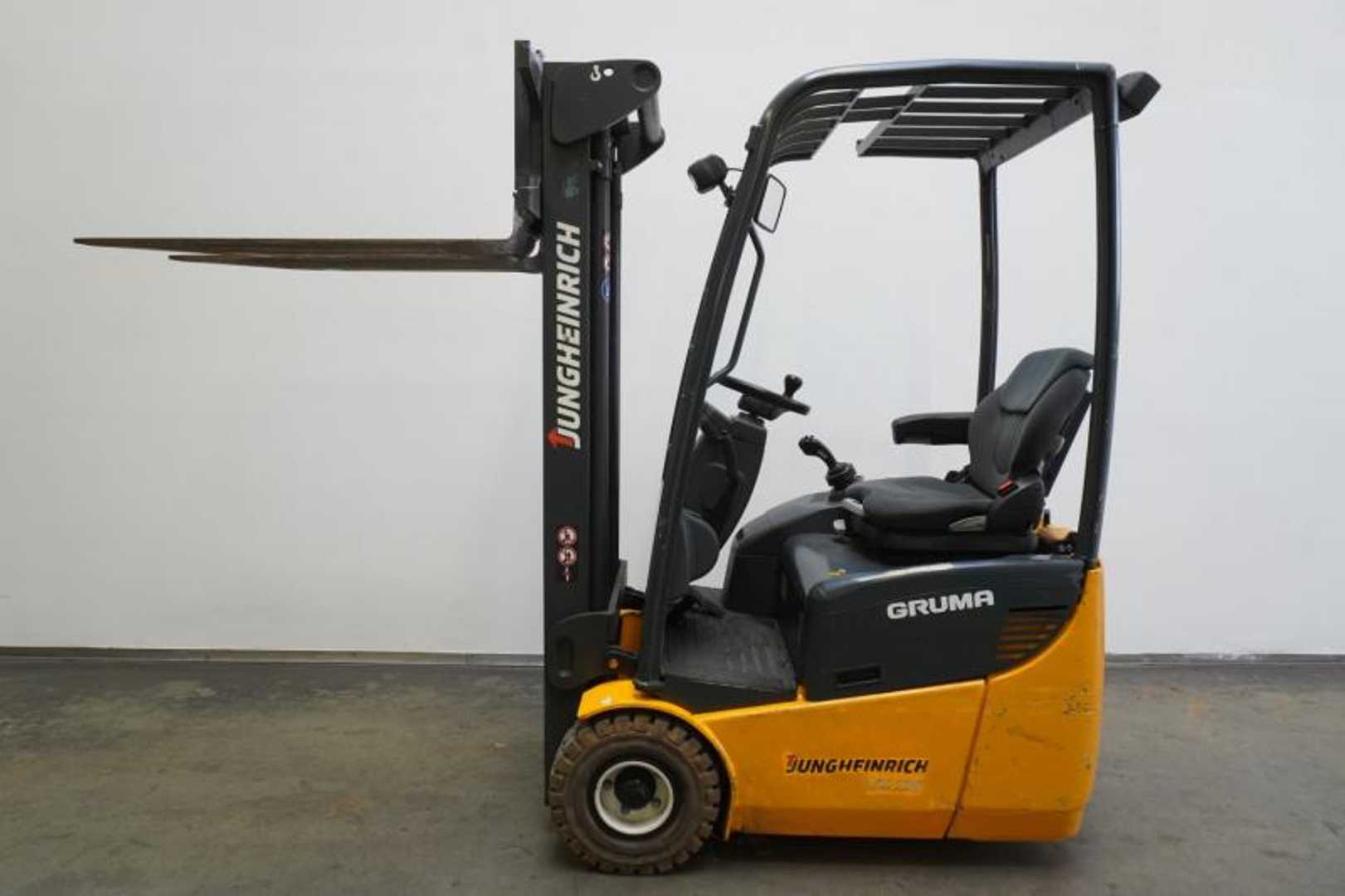 Used Forklift Jungheinrich EFG110 K 3 ratų šakinis krautuvas (Image 4)