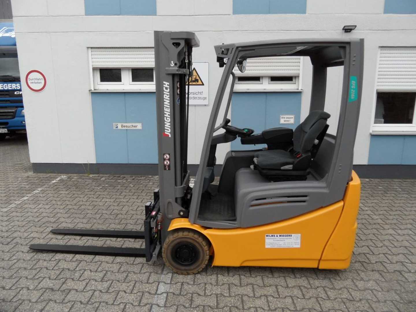 Used Forklift Jungheinrich EFG 216k - neue Batterie - Triplex 3 ratų šakinis krautuvas (Image 1) Used Forklift Jungheinrich EFG 216k - neue Batterie - Triplex 3 ratų šakinis krautuvas (Image 1)